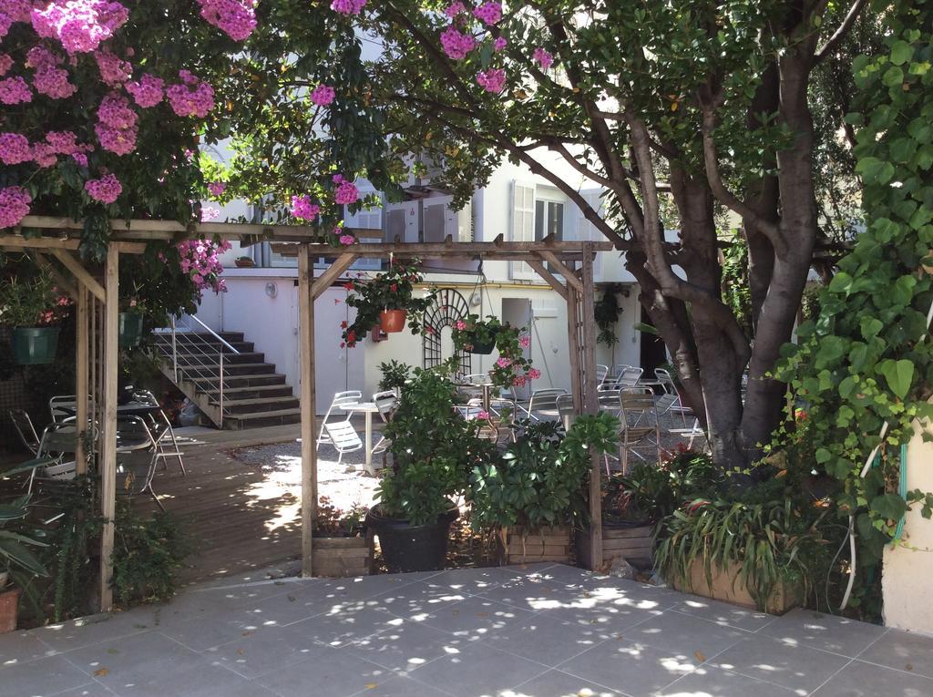 Brit Hotel Colbert Juan-les-Pins Exterior photo